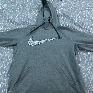 NIKE THERMAFIT SWEATSHIRT